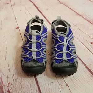 Old Navy water shoes 6